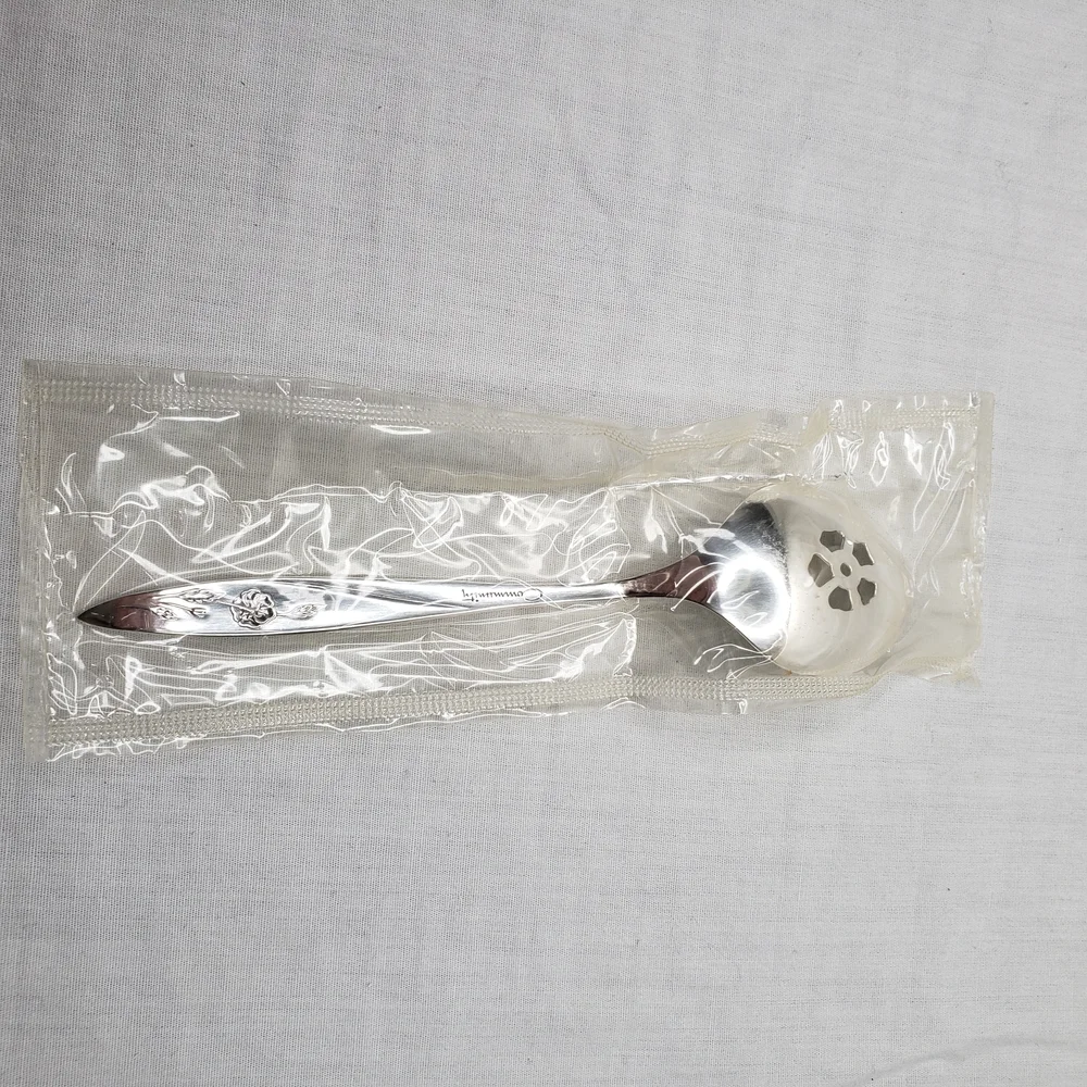 Onieda Silverplate Slotted Serving Spoon Roses 6 Inches Sugar Sifter